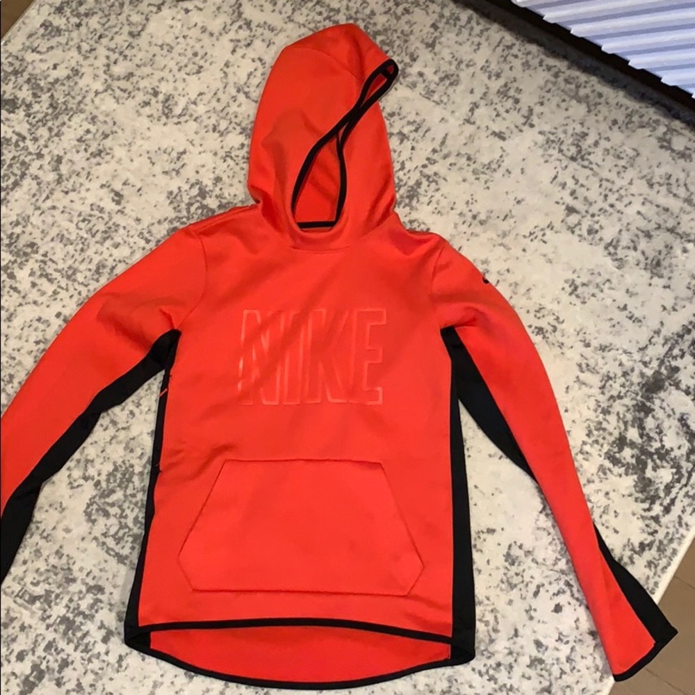 Like New Nike Therma Fit hoodie